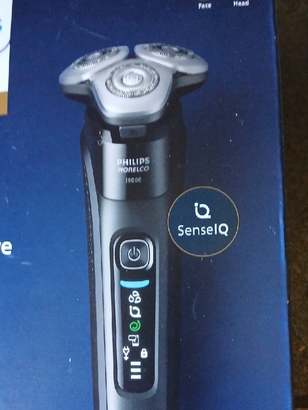 Philips Norelco i9000 Electric Shaver - Black and Silver